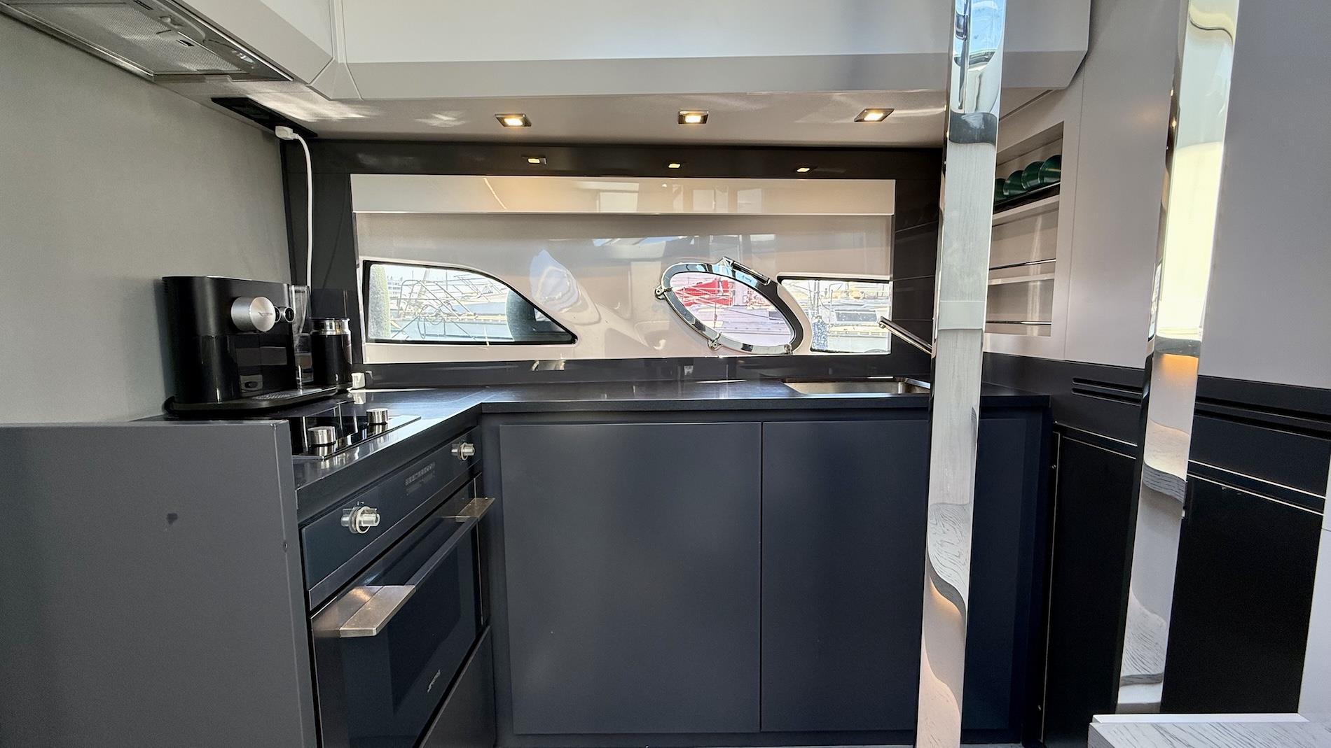 2018 PERSHING 5X 